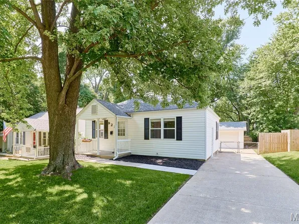 921 Tompkins St, Saint Charles, MO 63301