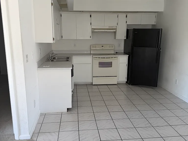 233 NE 16th Pl #235 — Photo 2