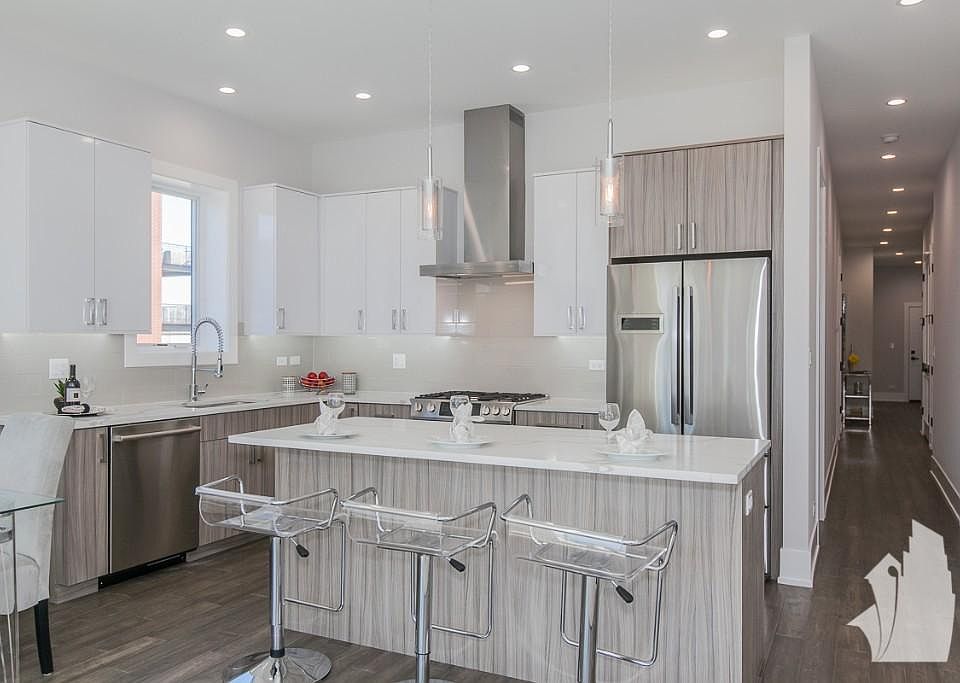 1st image of 2636 W Belmont Ave #33354