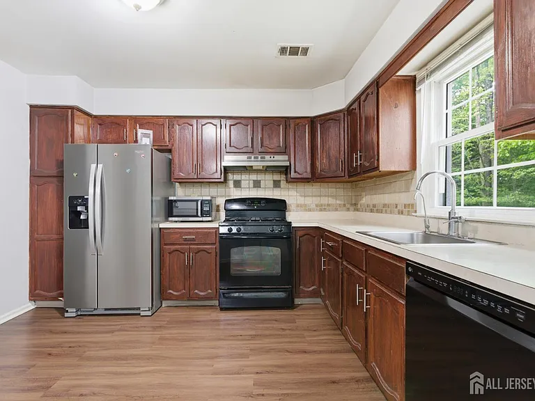 2804 Cricket Cir — Photo 9