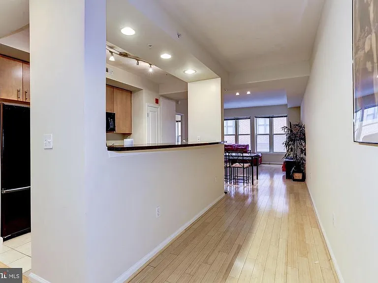 715 6th St NW #205 — Photo 6