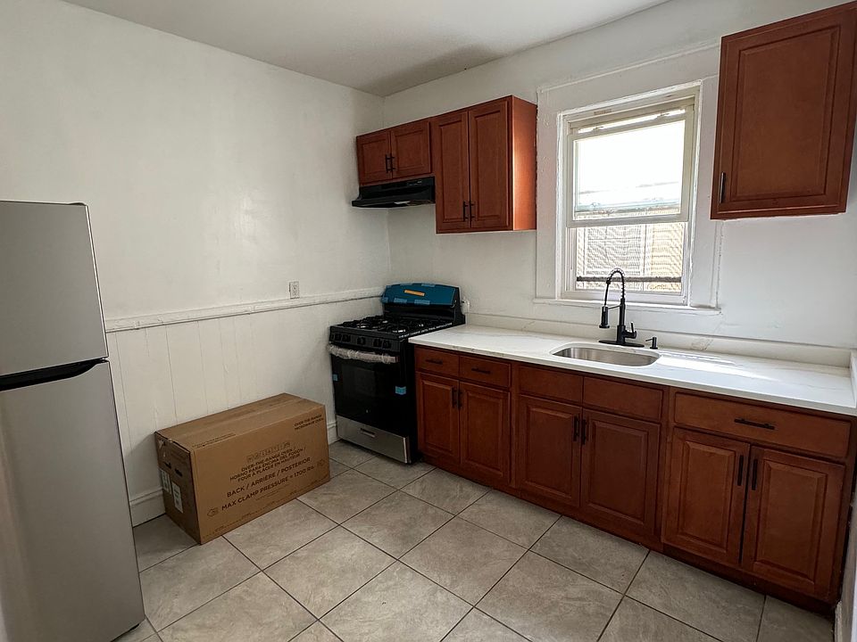 Kitchen with Quartz countertop and brand new appliances