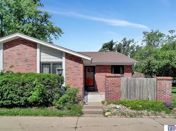 1001 Carriage Way #6, Lincoln, NE 68510