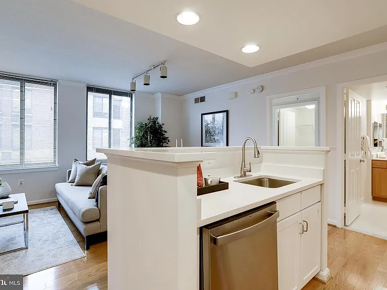 2220 Fairfax Dr #803 — Photo 54