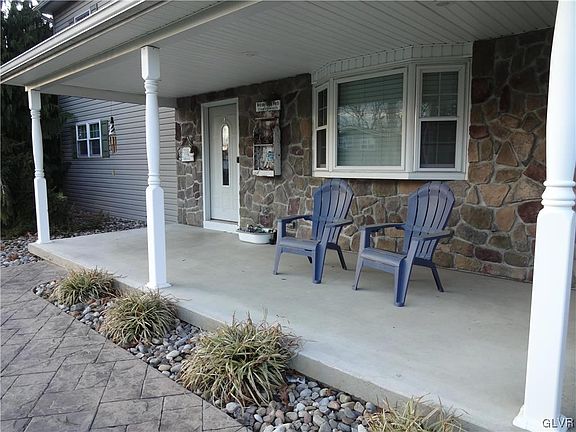 3rd image of 4634 Pine Dr
