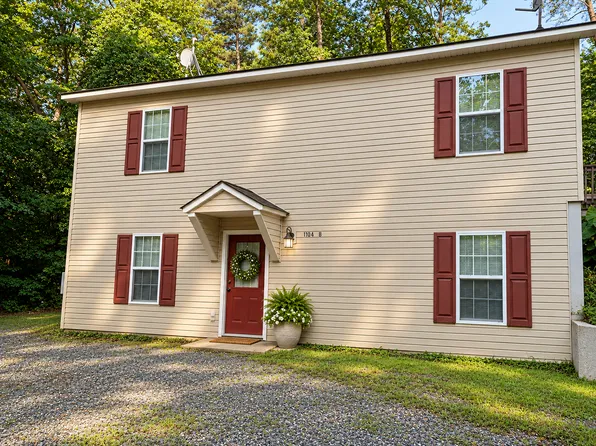 104 Fireside Dr #B, Cleveland, GA 30528