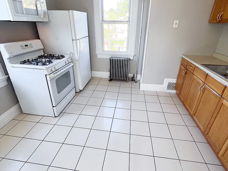 385 Stephens St #2 — Photo 12