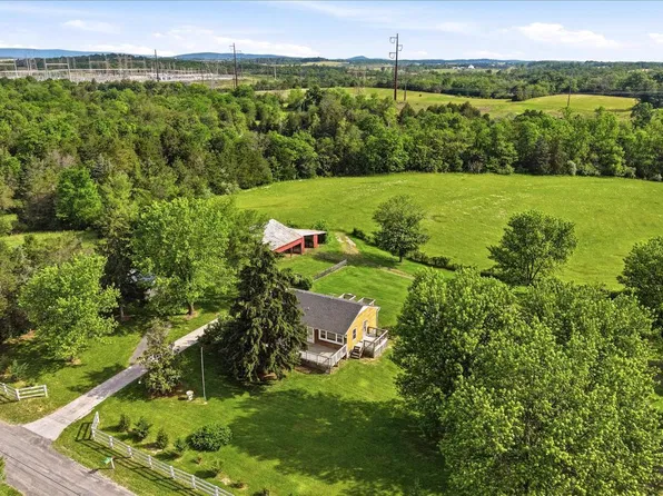 251 Klines Mill Ln, Middletown, VA 22645