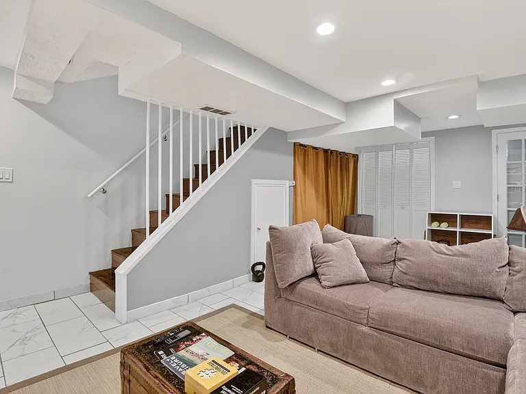 162 Forrester St SW — Photo 24