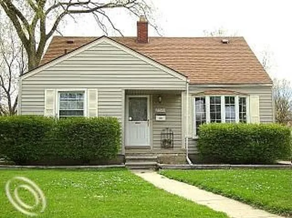 23520 Rosewood Ave, Oak Park, MI 48237