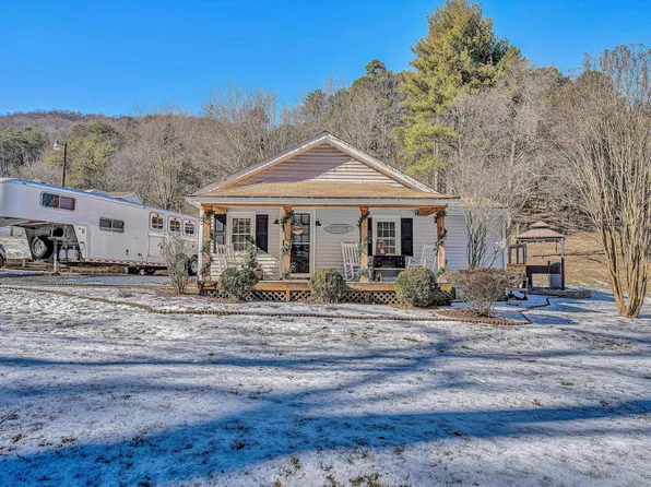 2747 Mountain View Church Rd, Blue Ridge, VA 24064