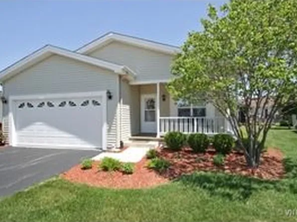 2911 Carousel Ct, Grayslake, IL 60030