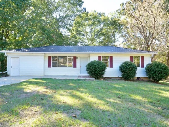22 Barkwood Dr, Anniston, AL 36201