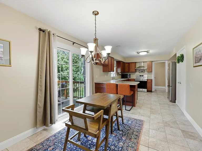 615 W Rosedale Ave — Photo 9
