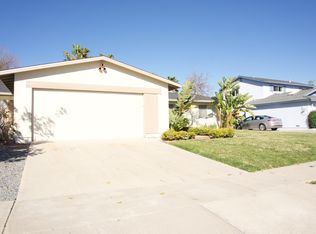 2415 Sierra Morena Ave, Carlsbad, CA 92010