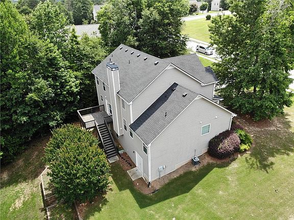 2nd image of 6005 Cole Ln