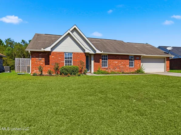 2317 Paula Cir, Ocean Springs, MS 39564