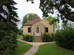 423 Central Dr W, Braham, MN 55006