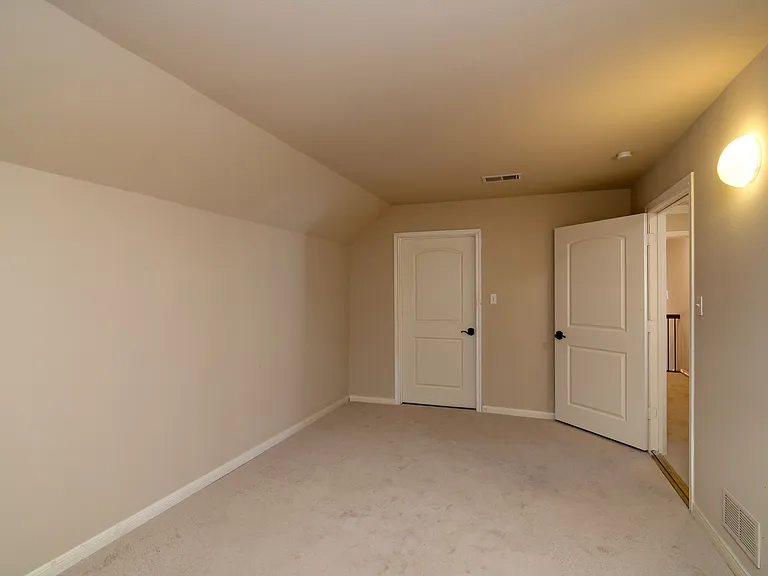 5920 Encore Dr — Photo 31