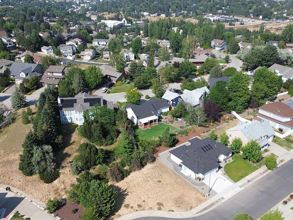 1st image of 630 SW Sundance Ct
