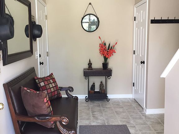 Entrance way/Mud Room