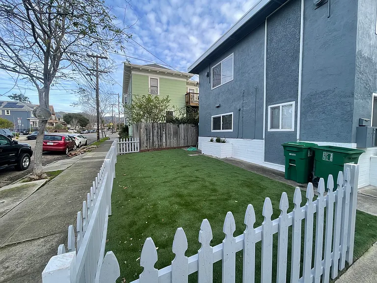 1738 Stuart St #2 — Photo 15