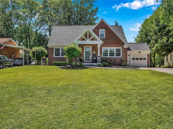 4964 Meadowbrook Rd, Williamsville, NY 14221