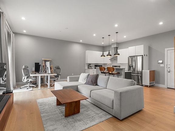 4th image of 60 Cross St E #328