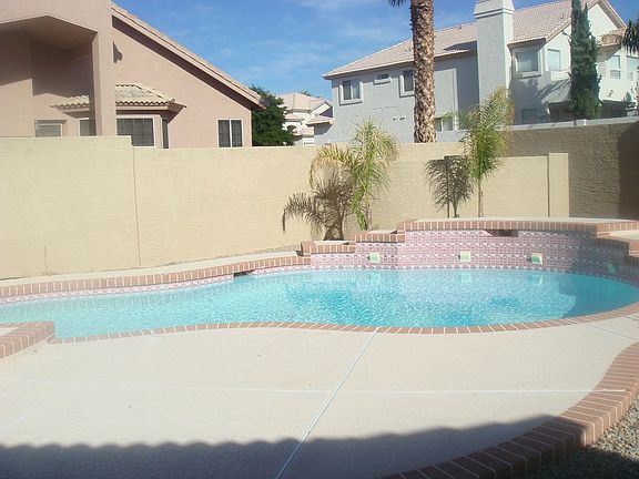 Sparkling Pool 