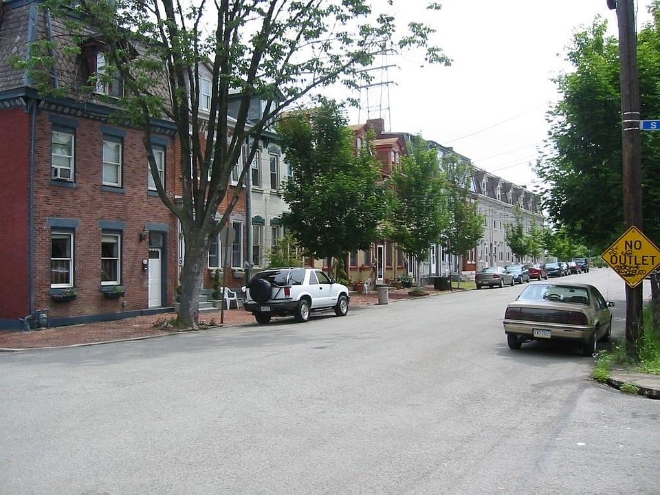 Quiet corner of Jane and 28th