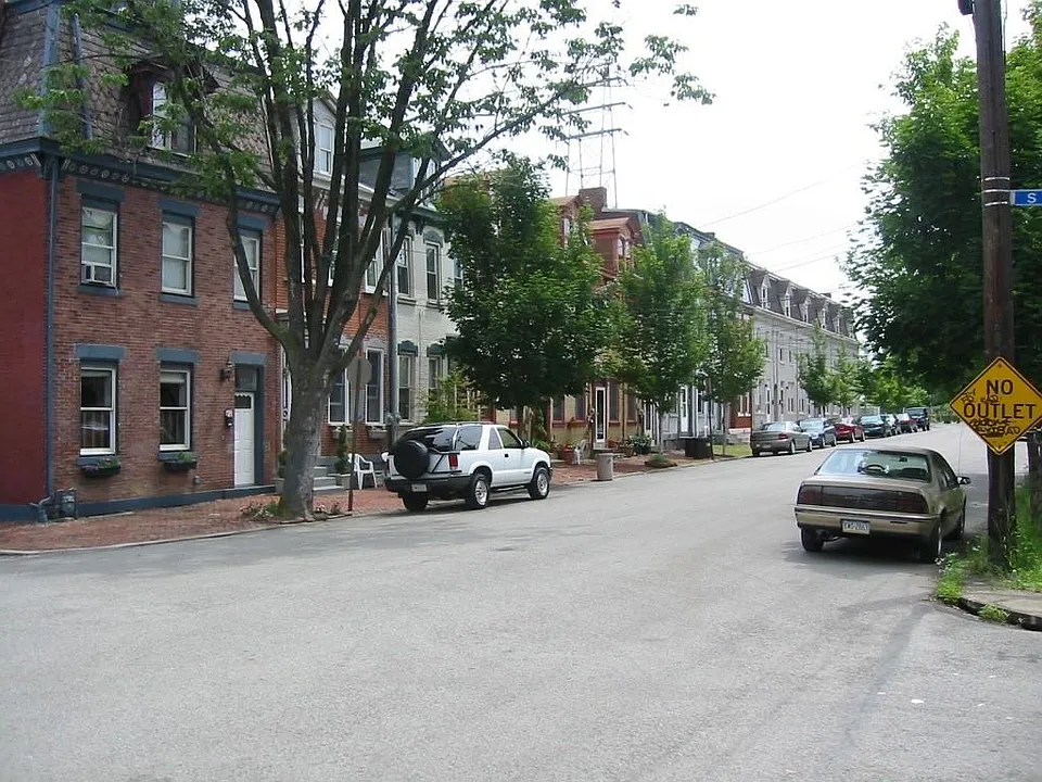 Quiet corner of Jane and 28th