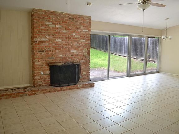 5th image of 1715 Pebble Brook Dr