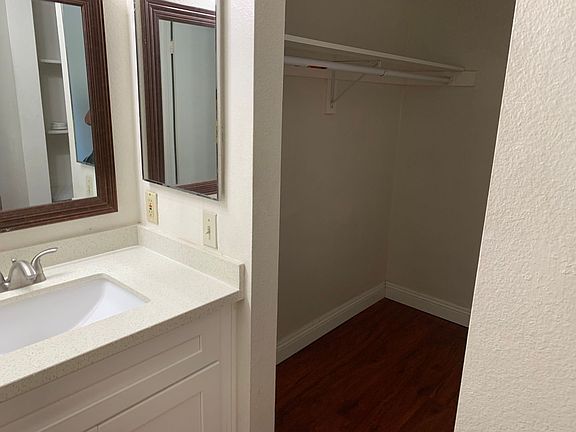 4th image of 928 S Cypress Ave APT 18