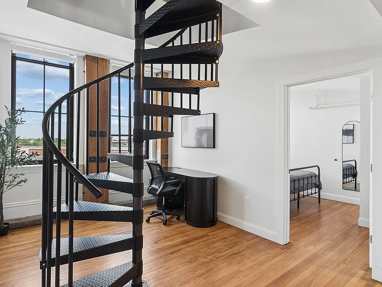 129 Main St #302 — Photo 21