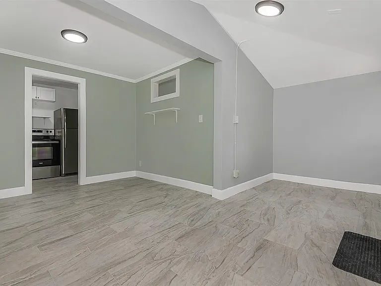 224 SW 15th St #3 — Photo 6