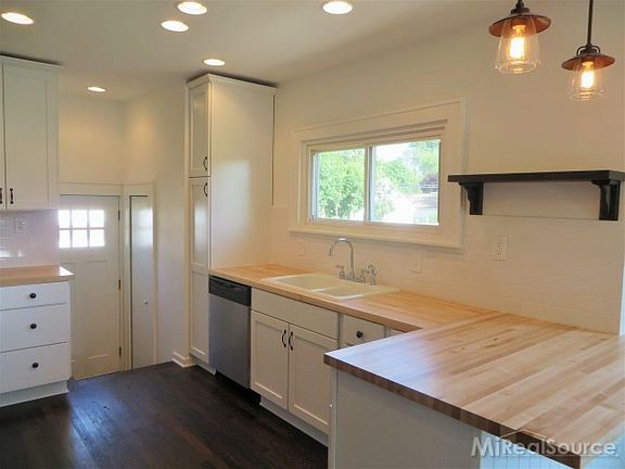2nd image of 201 S Edison Ave