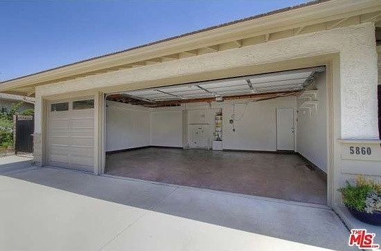3 car garage