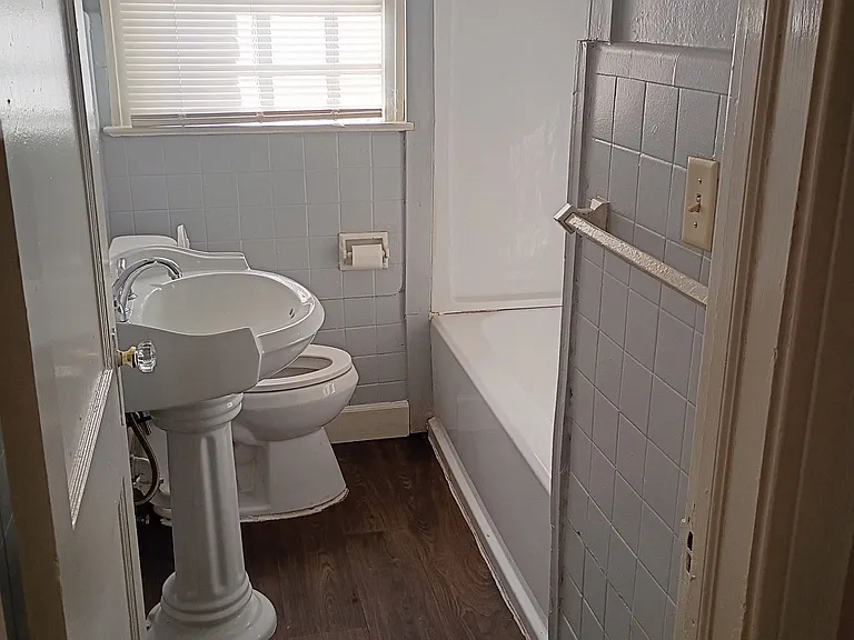 5918 N Pearl St — Photo 9