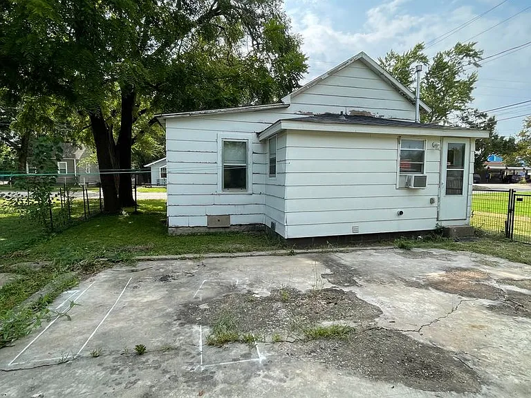 504 Chestnut St — Photo 19