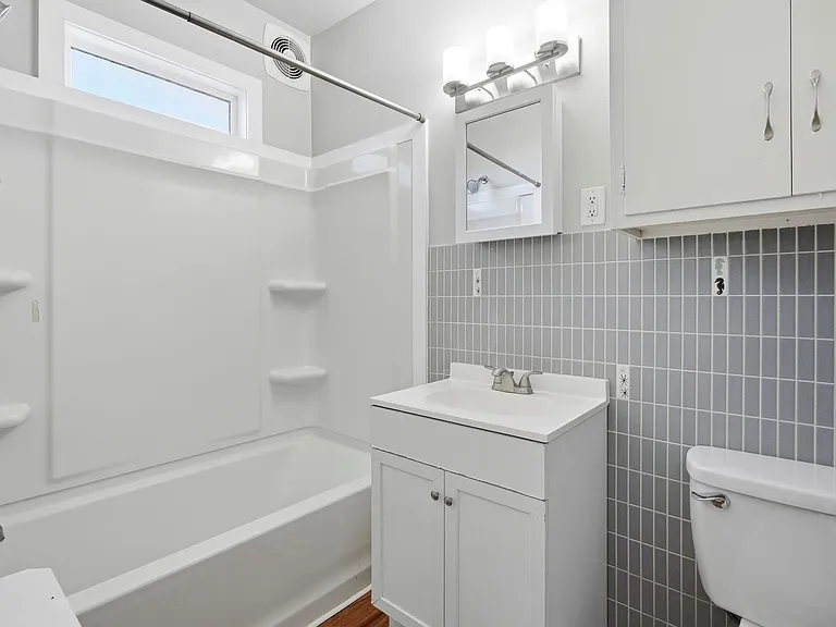 1210 Main Street — Photo 11