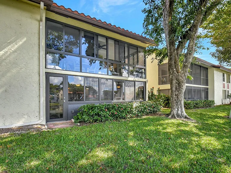 10663 Ocean Palm Way #101 — Photo 31