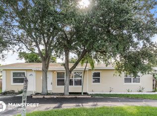 105 N Pennock Ln, Jupiter, FL 33458