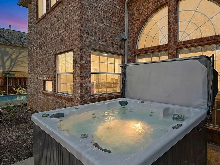 4402 Goodwin St — Photo 3