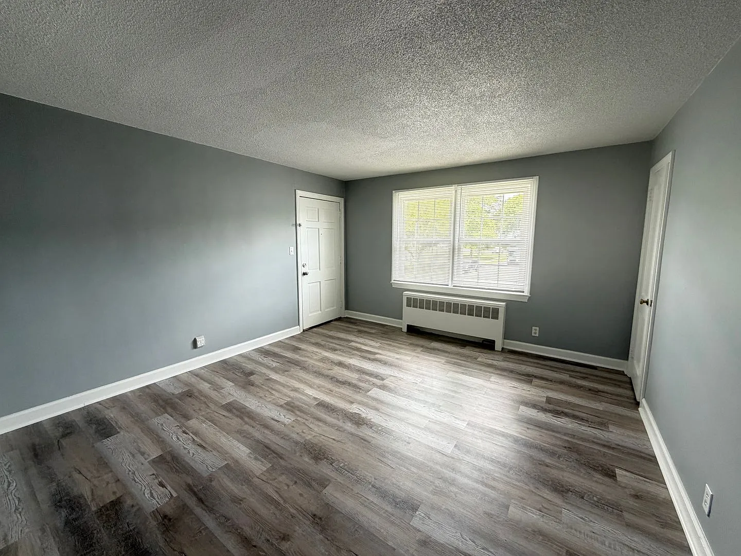 Condo / Burlington — Photo 2