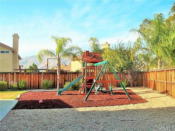 4th image of 1035 Daniel Ct