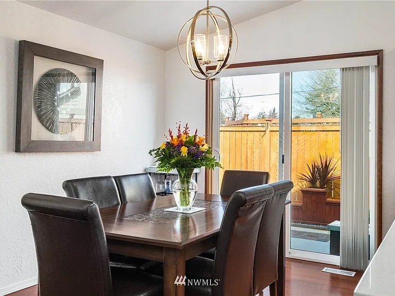 2536 54th Ave NE — Photo 7