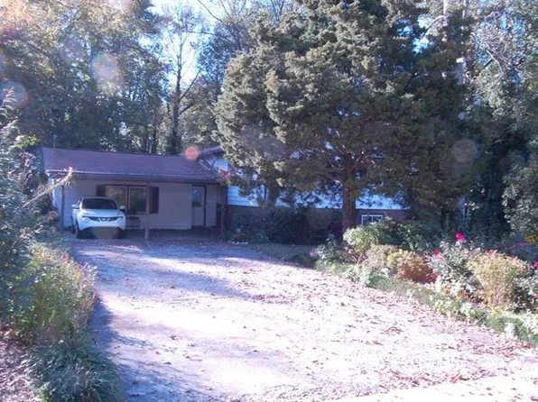 107 Charles Pl, Cumming, GA 30040