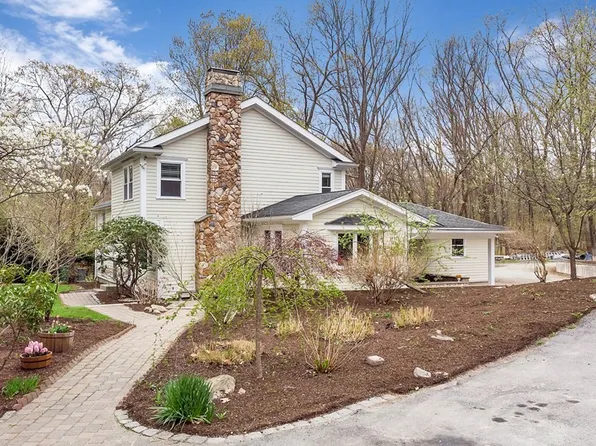 11 Walnut Dr, Southborough, MA 01772