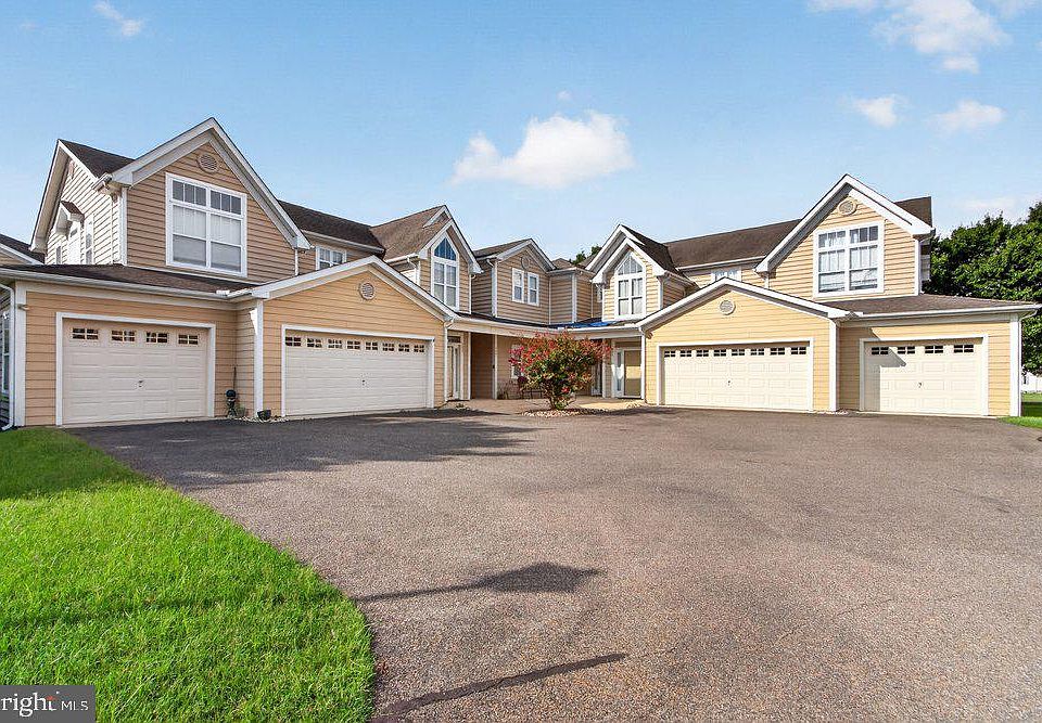 1st image of 151 Aspen Ct