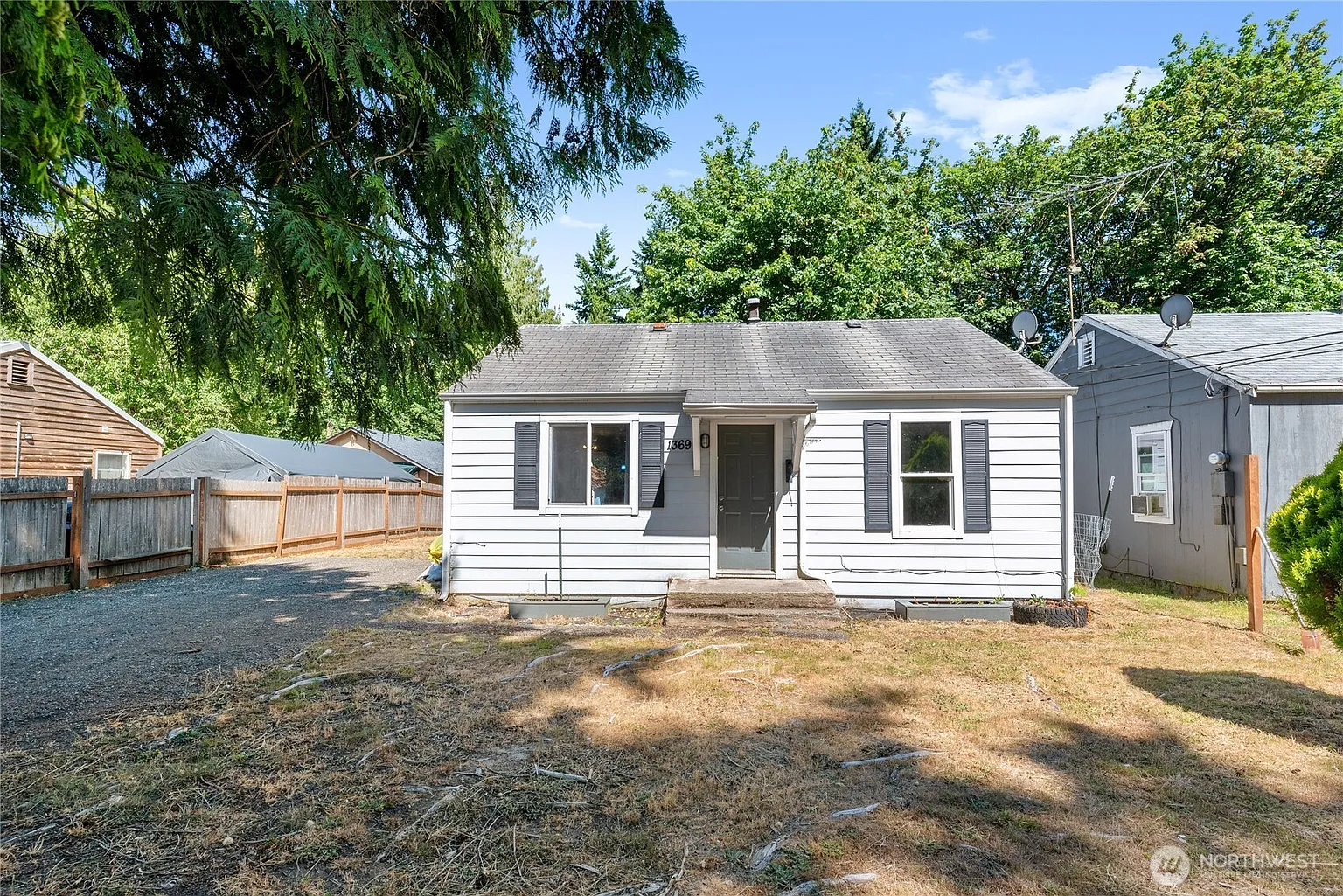 1369 Sherman Avenue photo 1